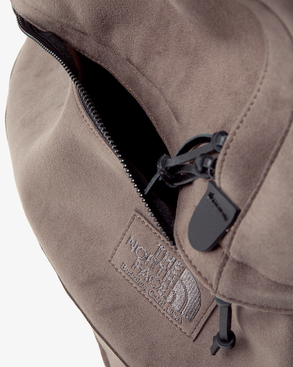 SYNTHETIC LEATHER FIELD DAY PACK