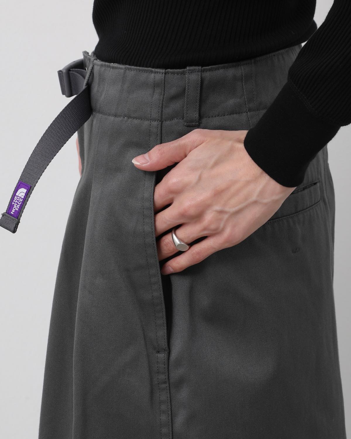 CHINO TUCK FIELD SKIRT