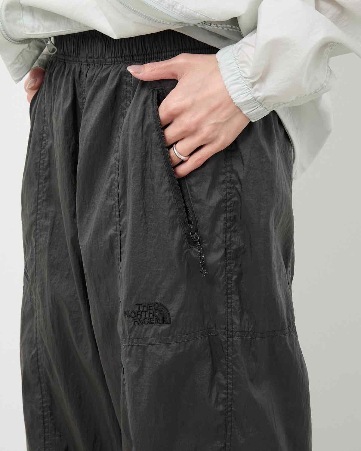 GAR WIND PANTS