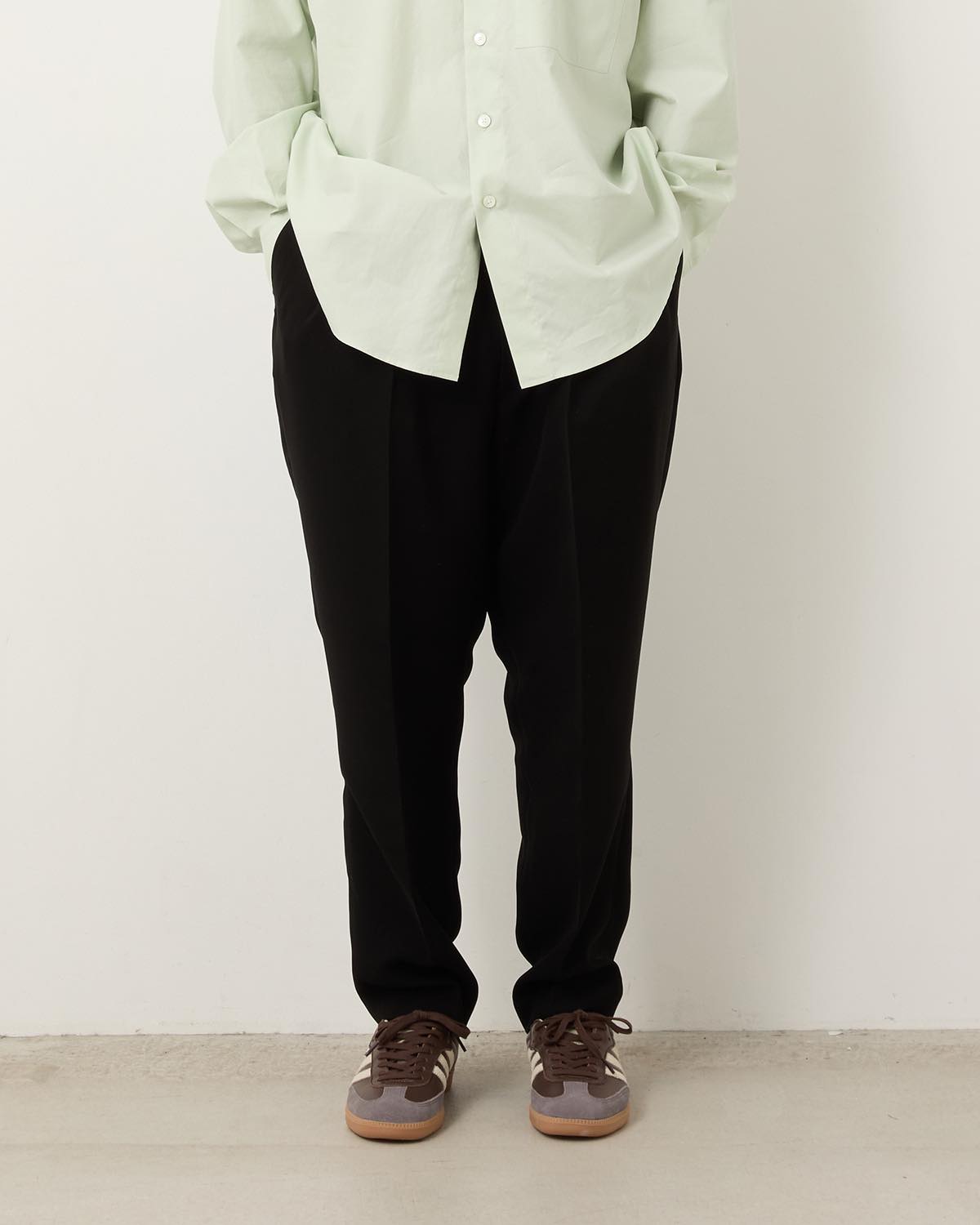 WIDE TAPERED EASY SLACKS