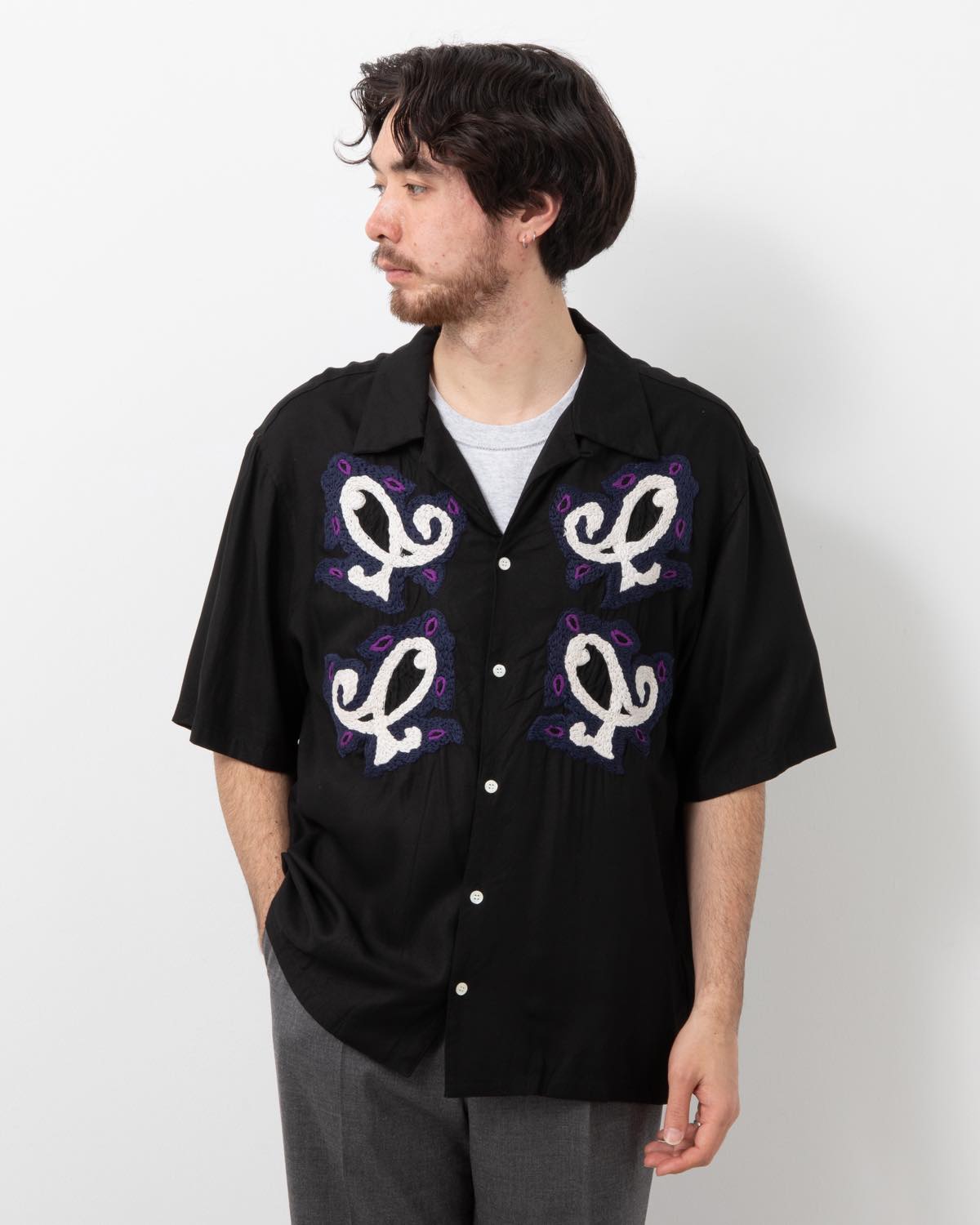PAISLEY EMBROIDERY OPEN COLLAR SS SHIRT
