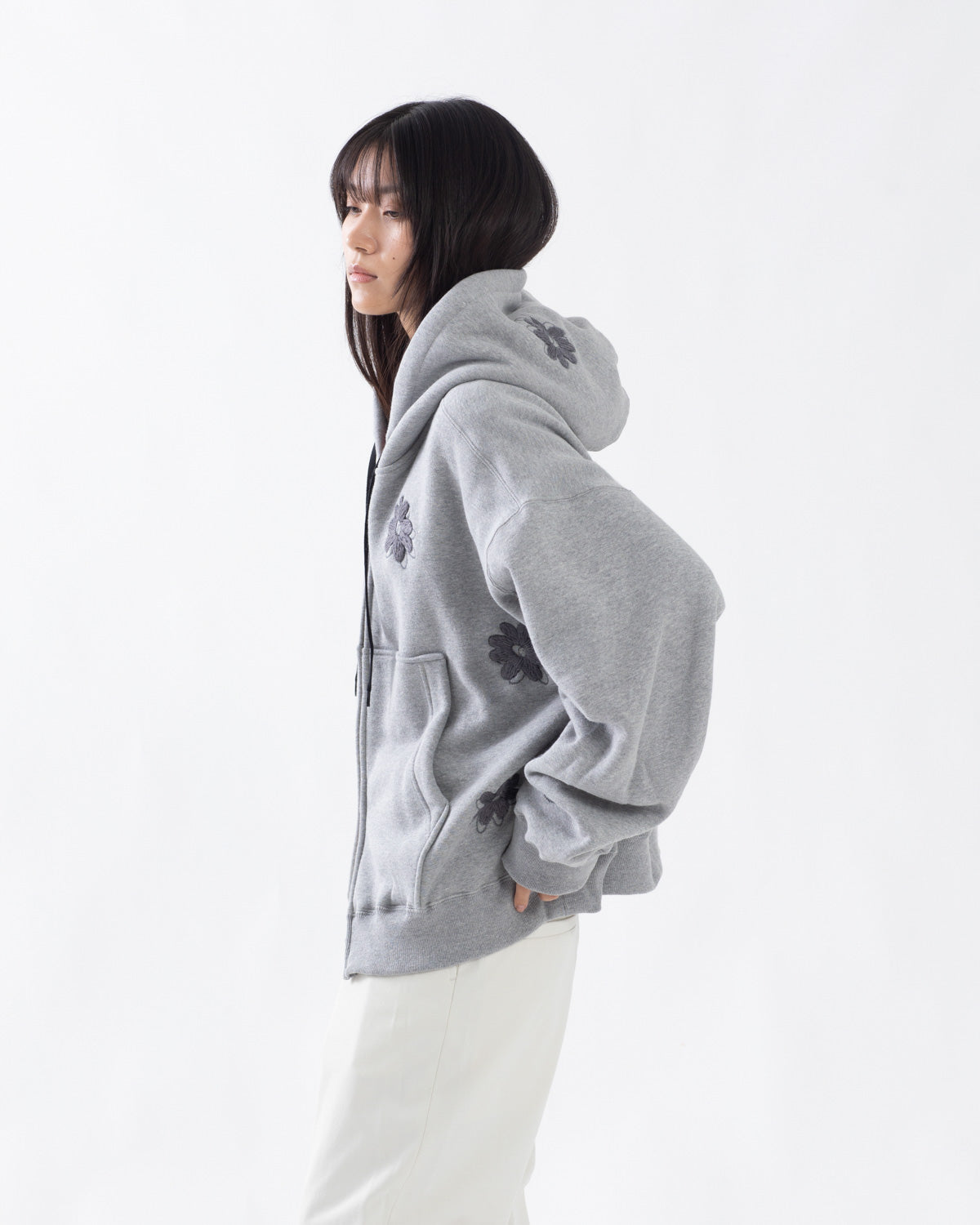 FLOWER EMBROIDERY HOODY