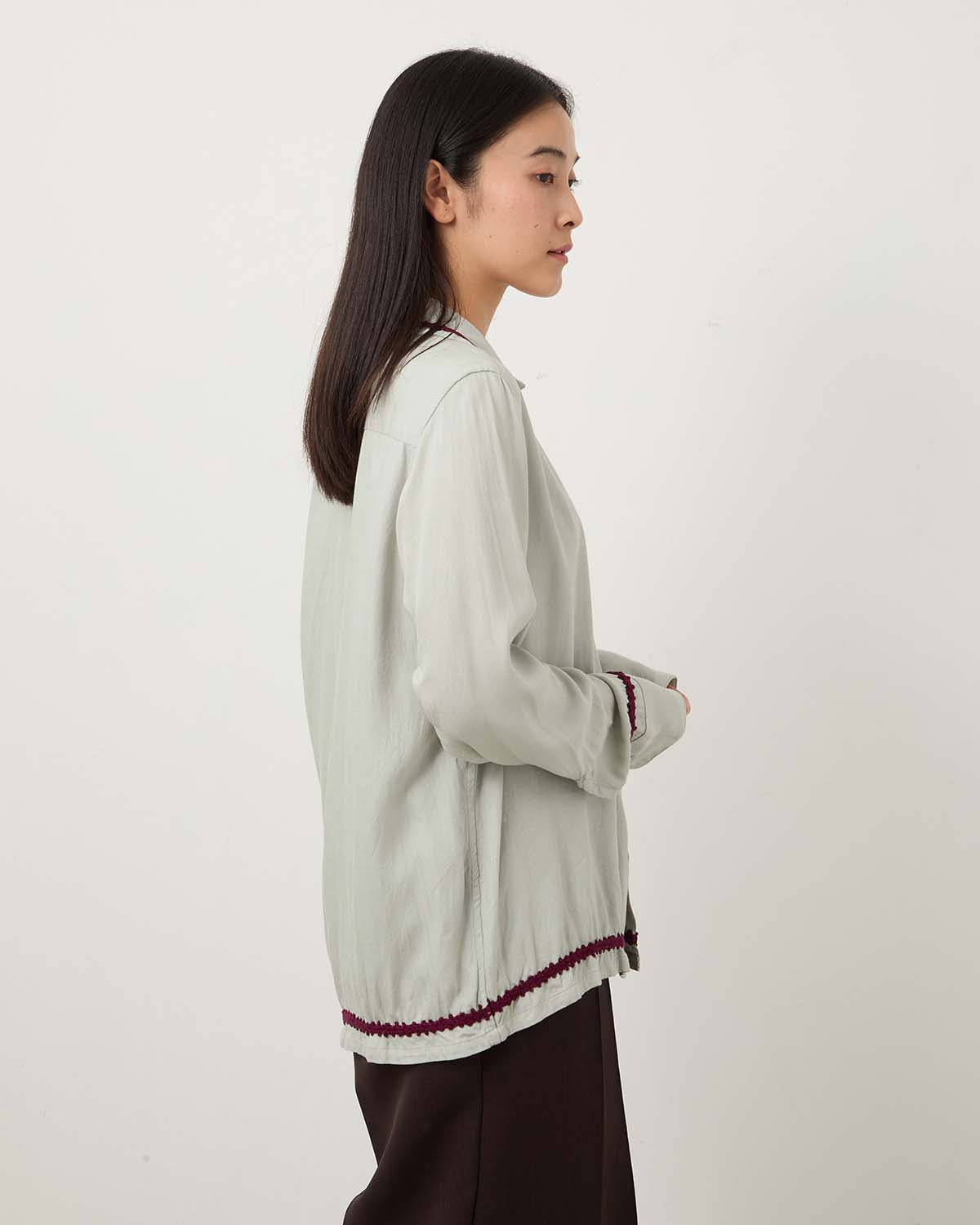 TRIM EMBROIDERY OPEN COLLAR SHIRT