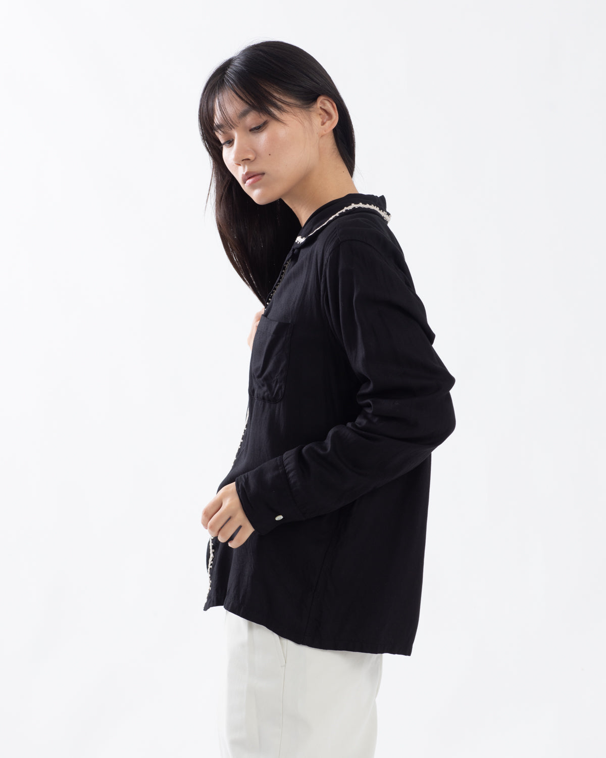 TRIM EMBROIDERY SHIRT