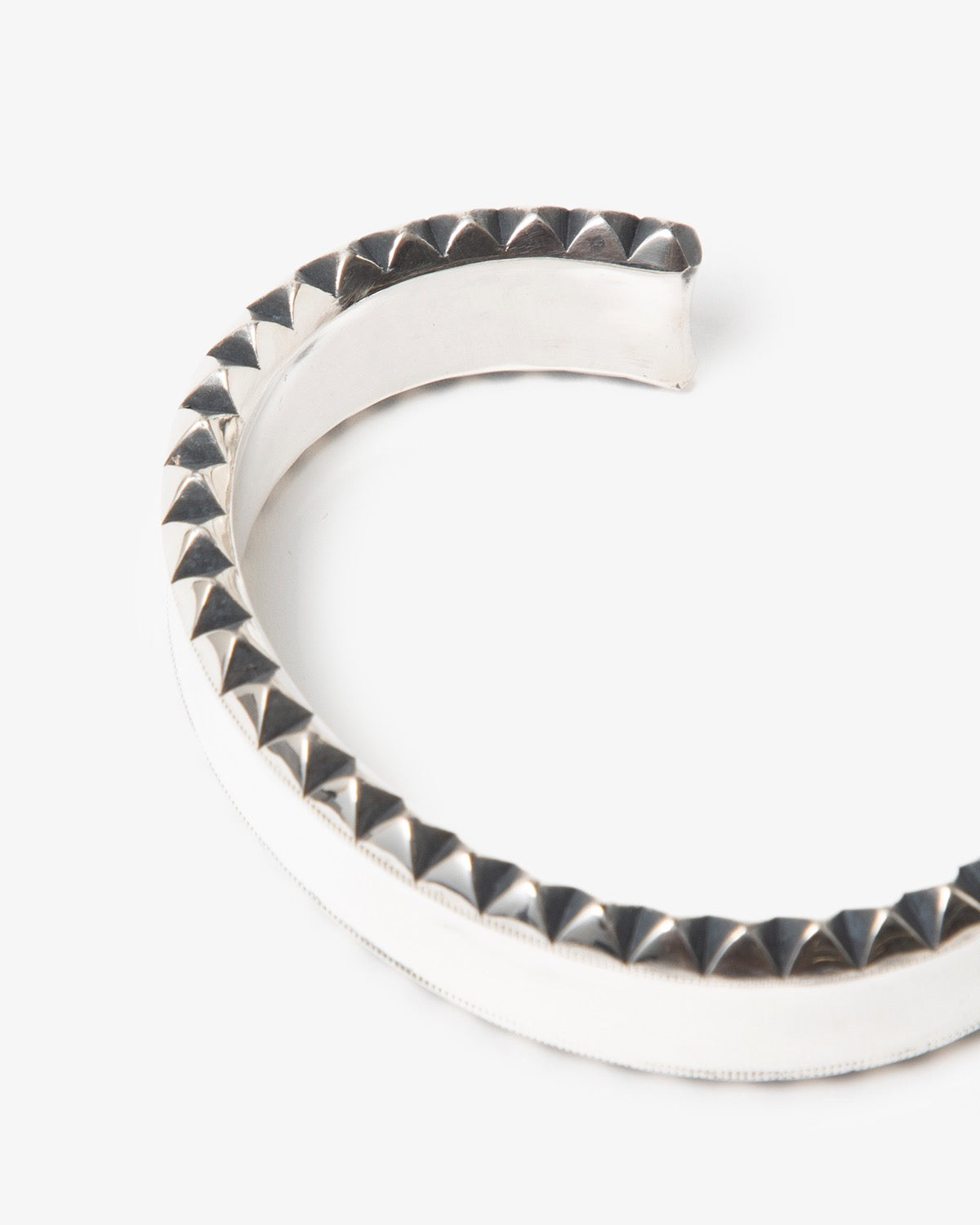 DWELLER STUDS BANGLE WIDE 925 SILVER by END