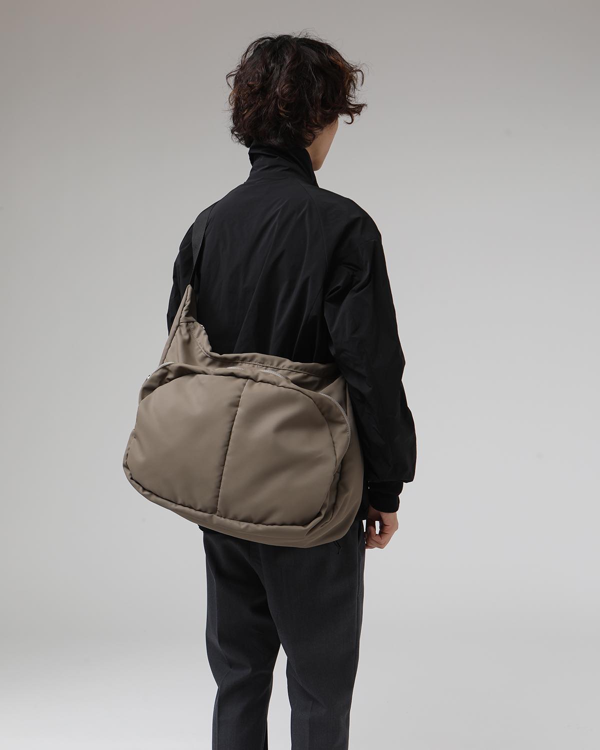 EXPLORER SHOULDER BAG NYLON OXFORD