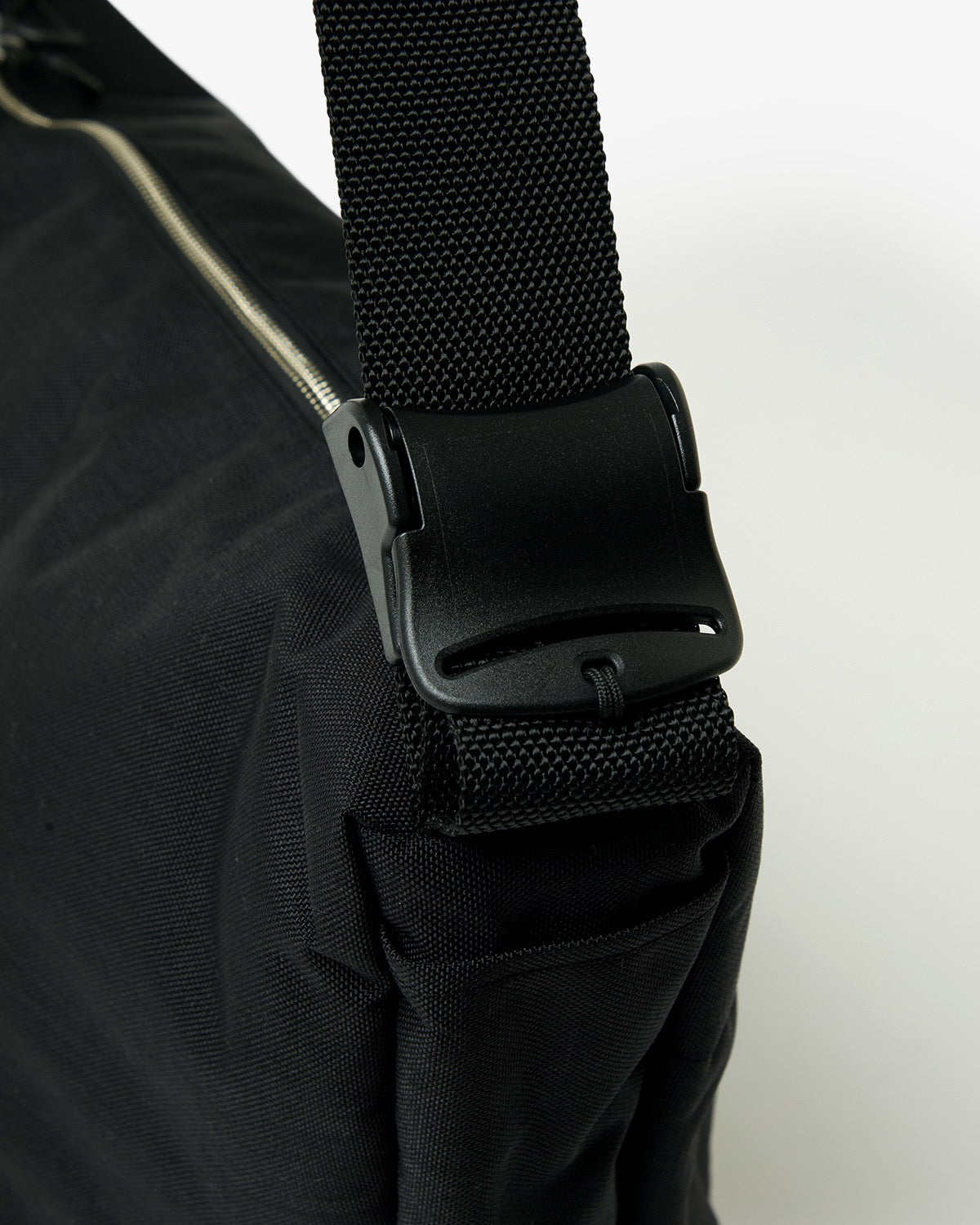 DWELLER SHOULDER BAG NYLON OXFORD