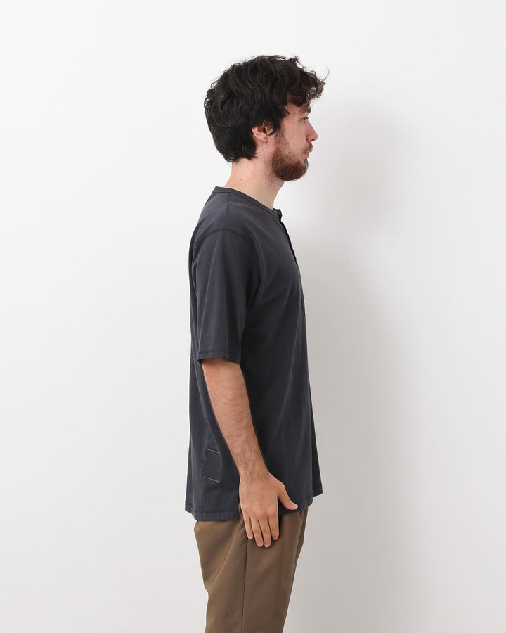 DWELLER S/S HENRY NECK TEE COTTON JERSEY