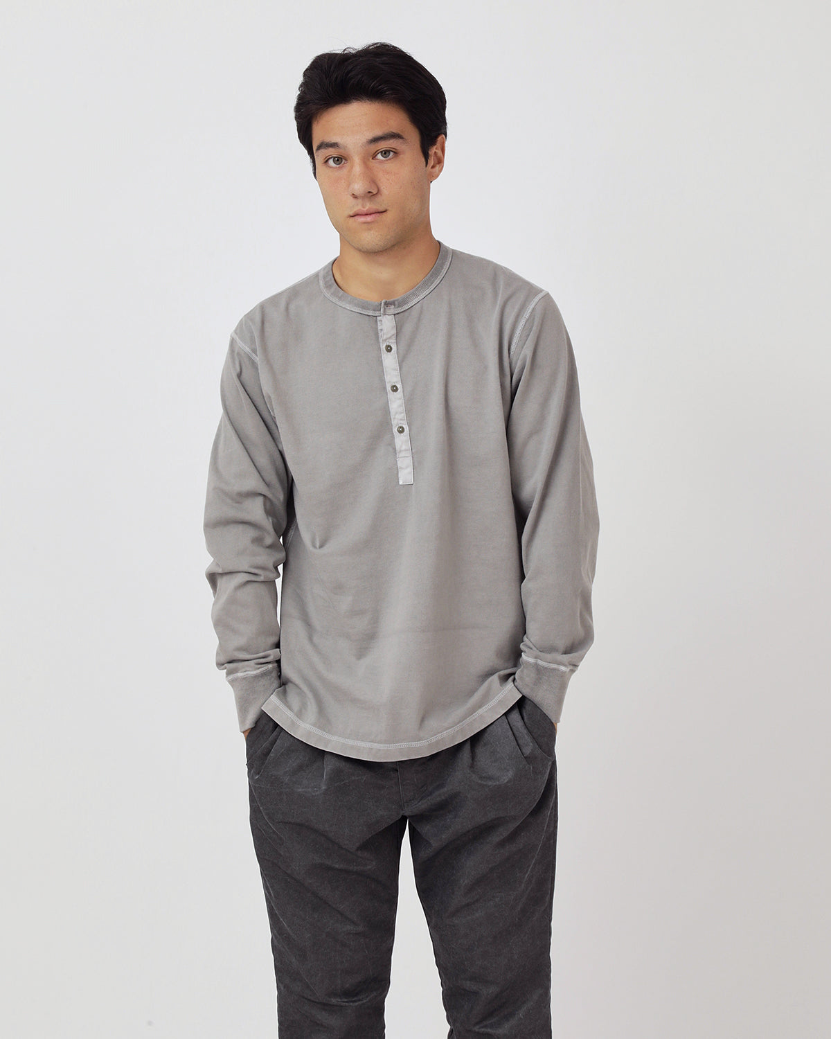 DWELLER L/S HENRY NECK TEE COTTON JERSEY PIGMENT DYE