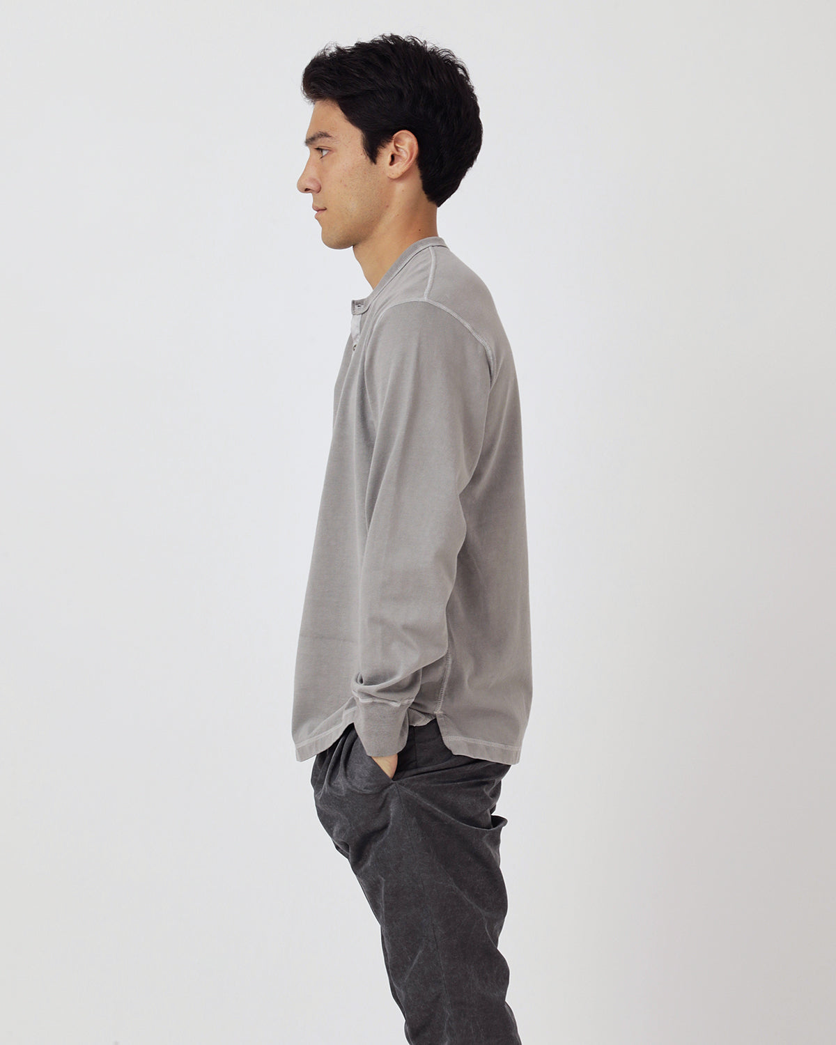 DWELLER L/S HENRY NECK TEE COTTON JERSEY PIGMENT DYE