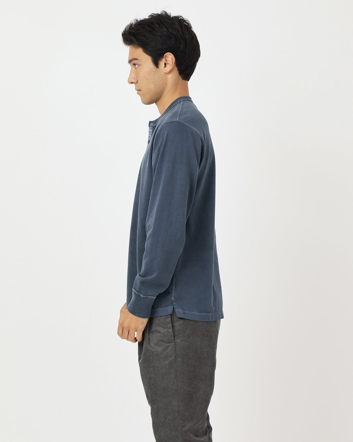 DWELLER L/S HENRY NECK TEE COTTON JERSEY PIGMENT DYE