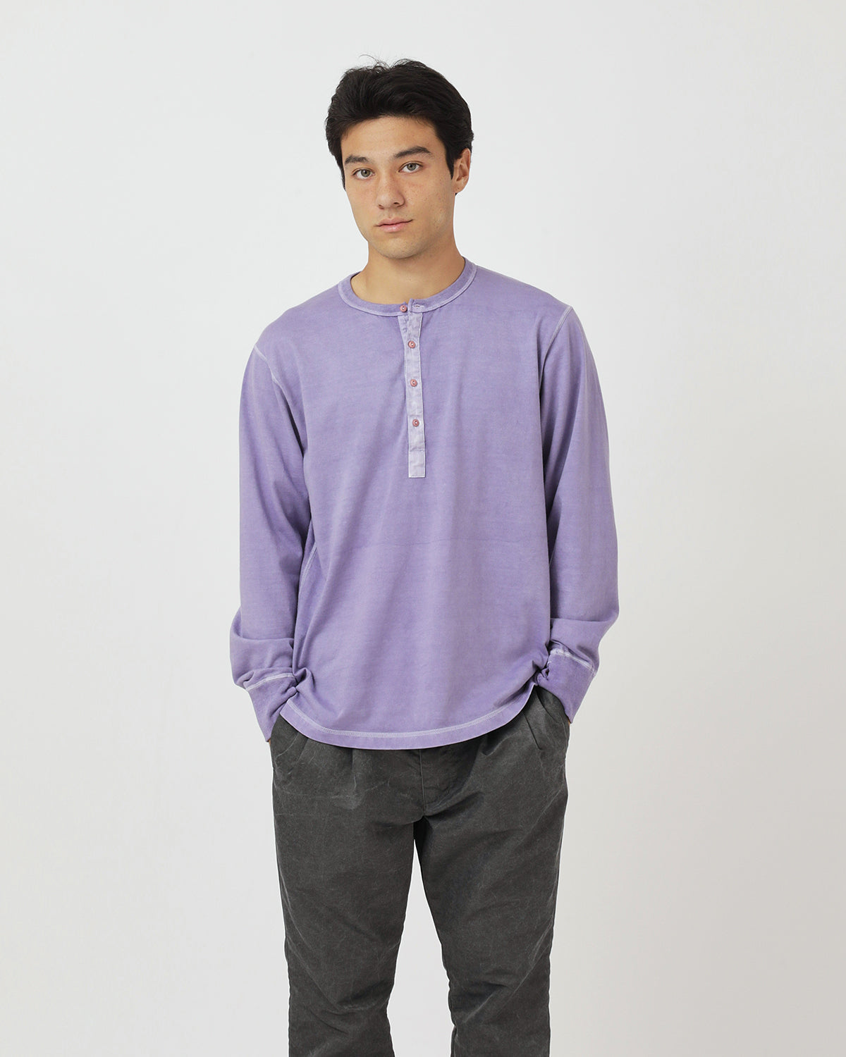 DWELLER L/S HENRY NECK TEE COTTON JERSEY PIGMENT DYE
