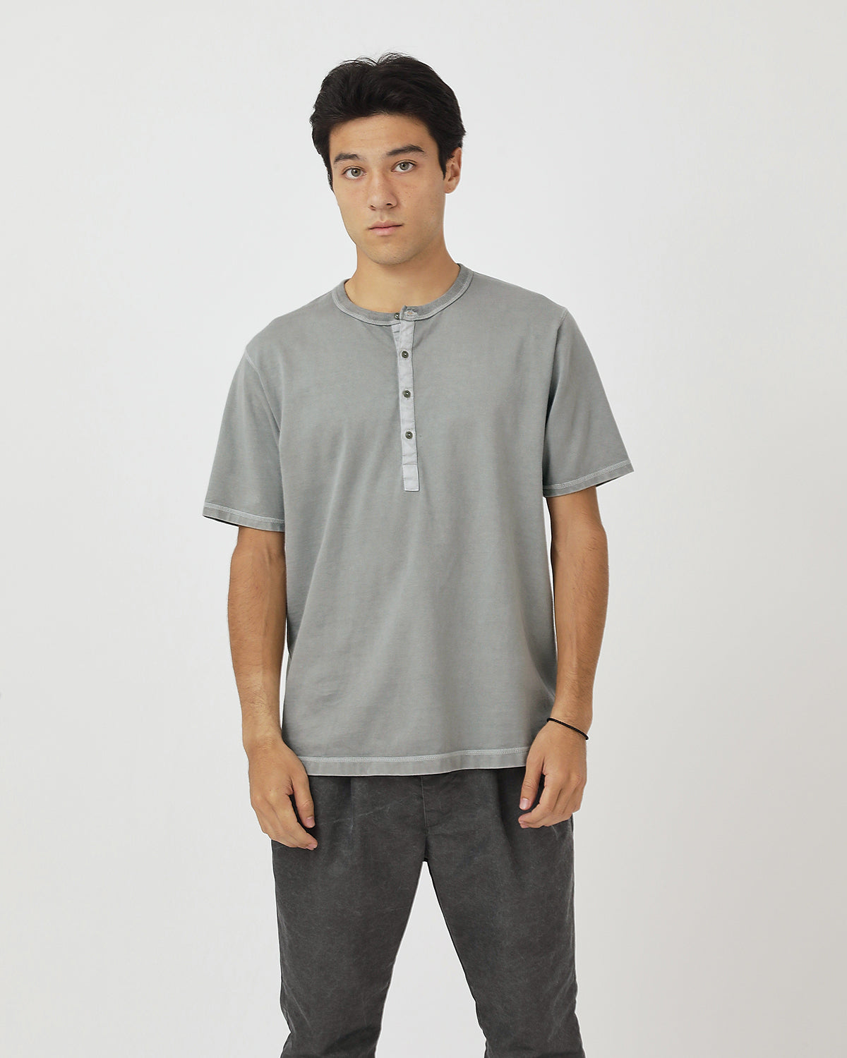 DWELLER S/S HENRY NECK TEE COTTON JERSEY PIGMENT DYE