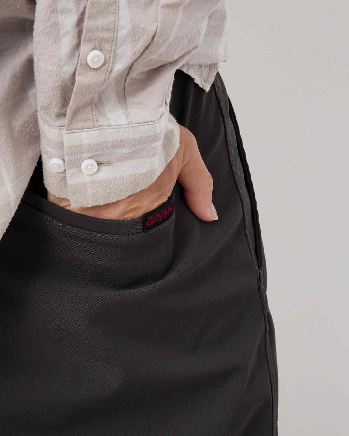 WALKER EASY SHORTS POLY TWILL STRETCH SOLOTEX® by Gramicci