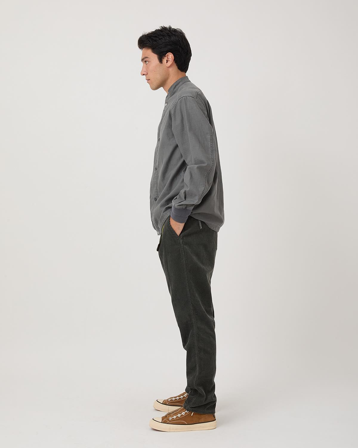 WALKER TP EASY PANTS COTTON CORD 8W SULFUR DYE by Gramicci