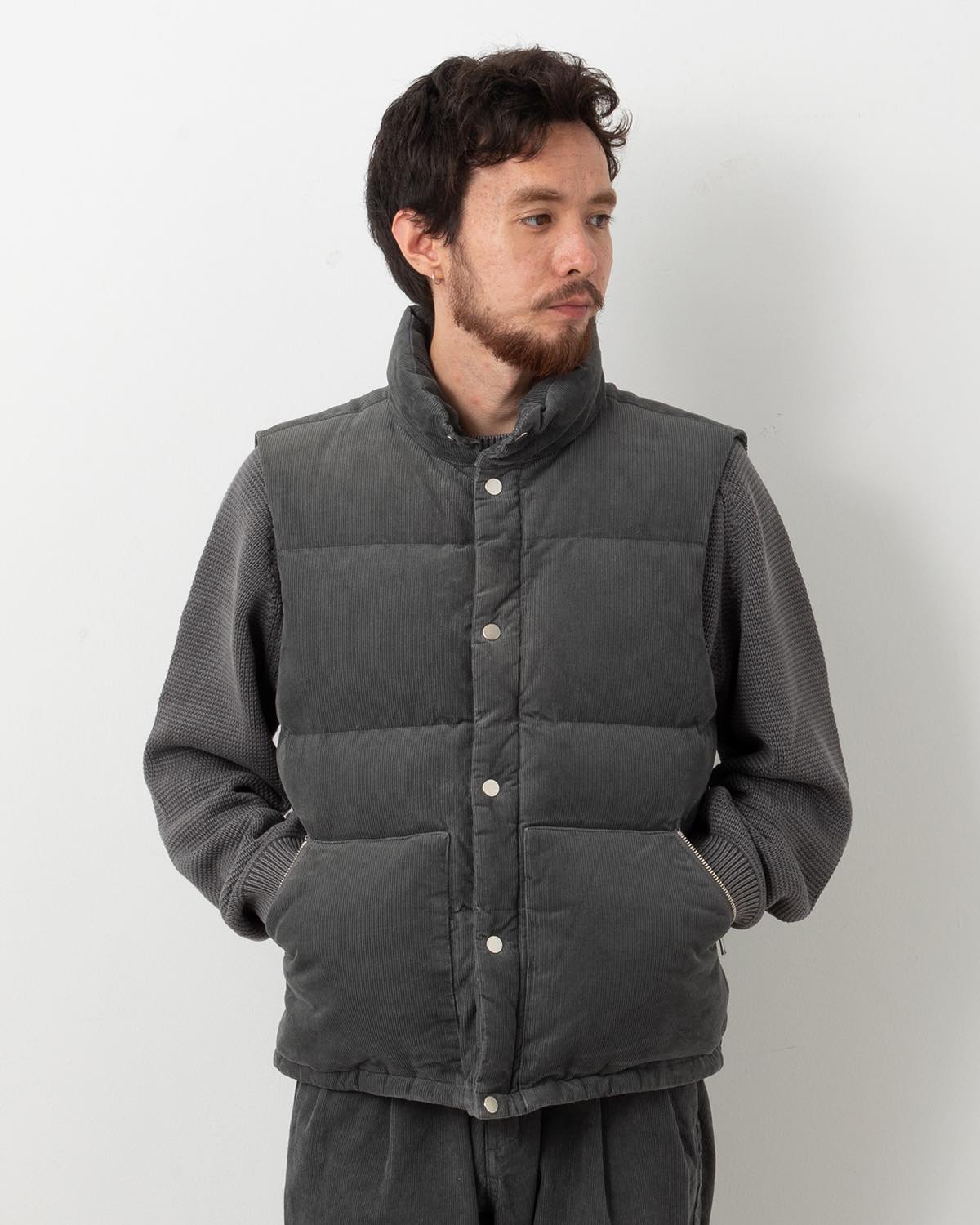 EXPLORER DOWN VEST COTTON CORD SULFUR DYE WITH WINDSTOPPER®