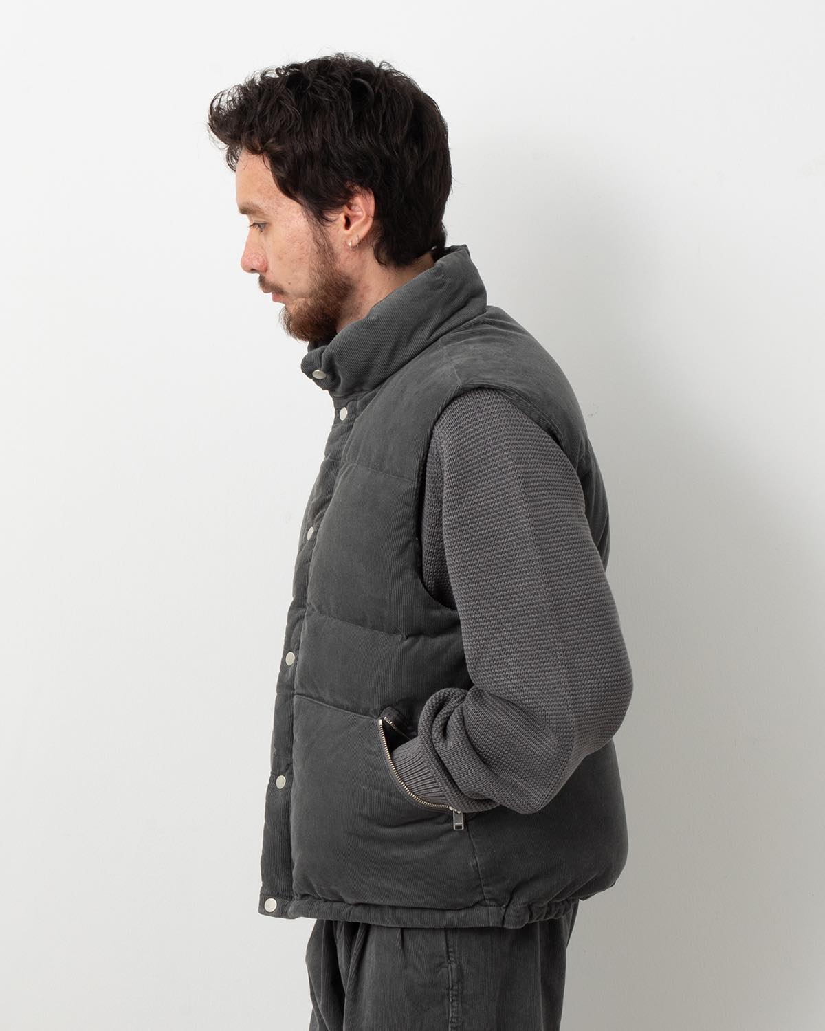 EXPLORER DOWN VEST COTTON CORD SULFUR DYE WITH WINDSTOPPER®