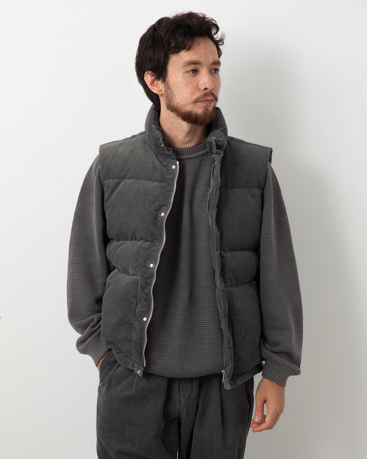 EXPLORER DOWN VEST COTTON CORD SULFUR DYE WITH WINDSTOPPER®