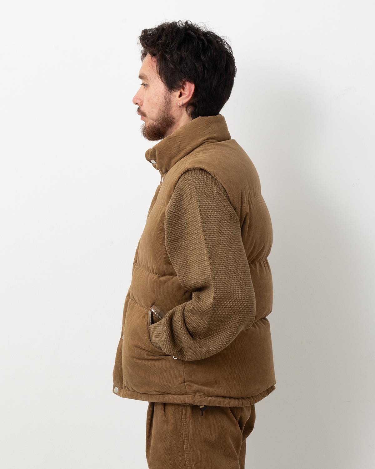 EXPLORER DOWN VEST COTTON CORD SULFUR DYE WITH WINDSTOPPER®