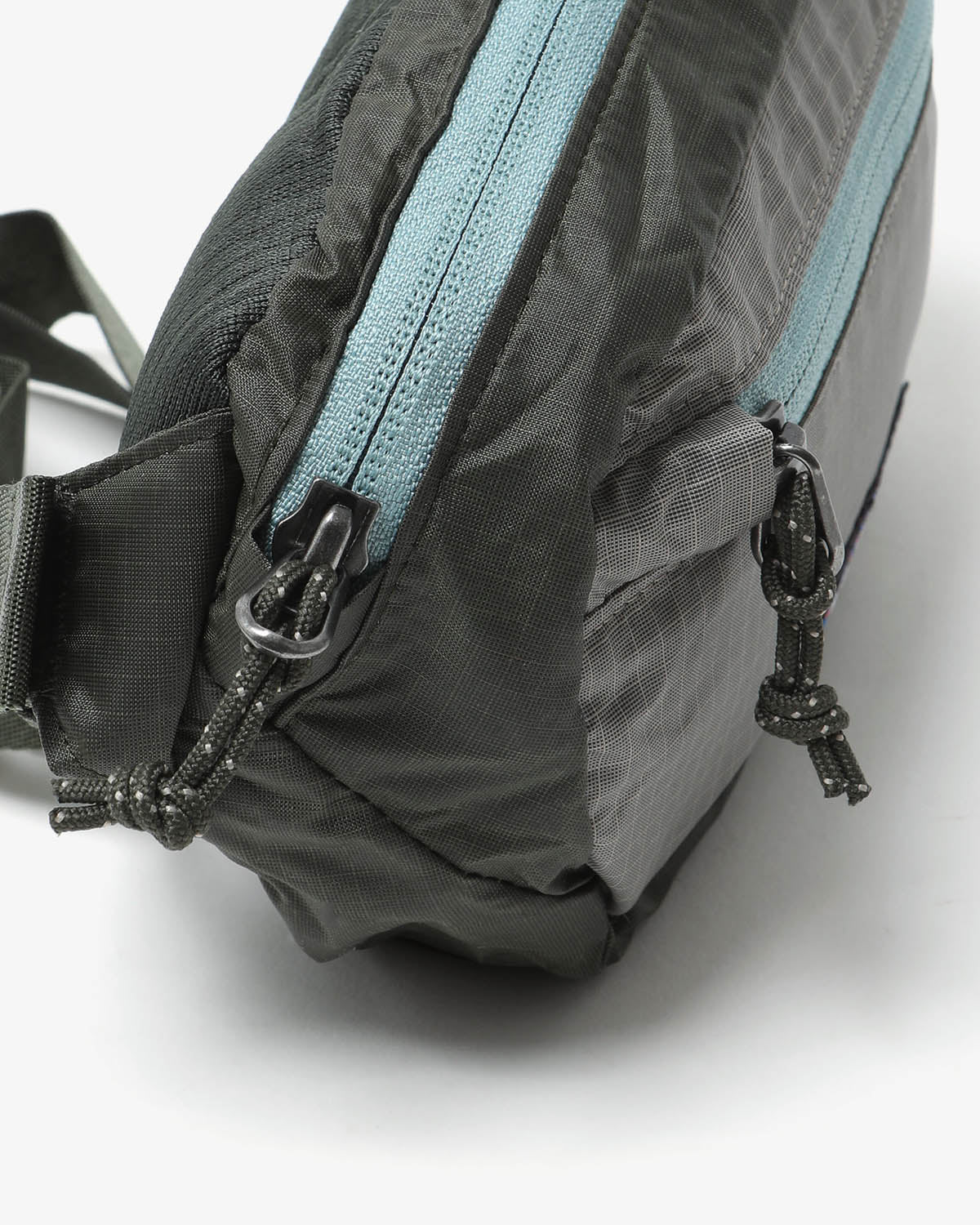 ULTRALIGHT BLACK HOLE MINI HIP PACK