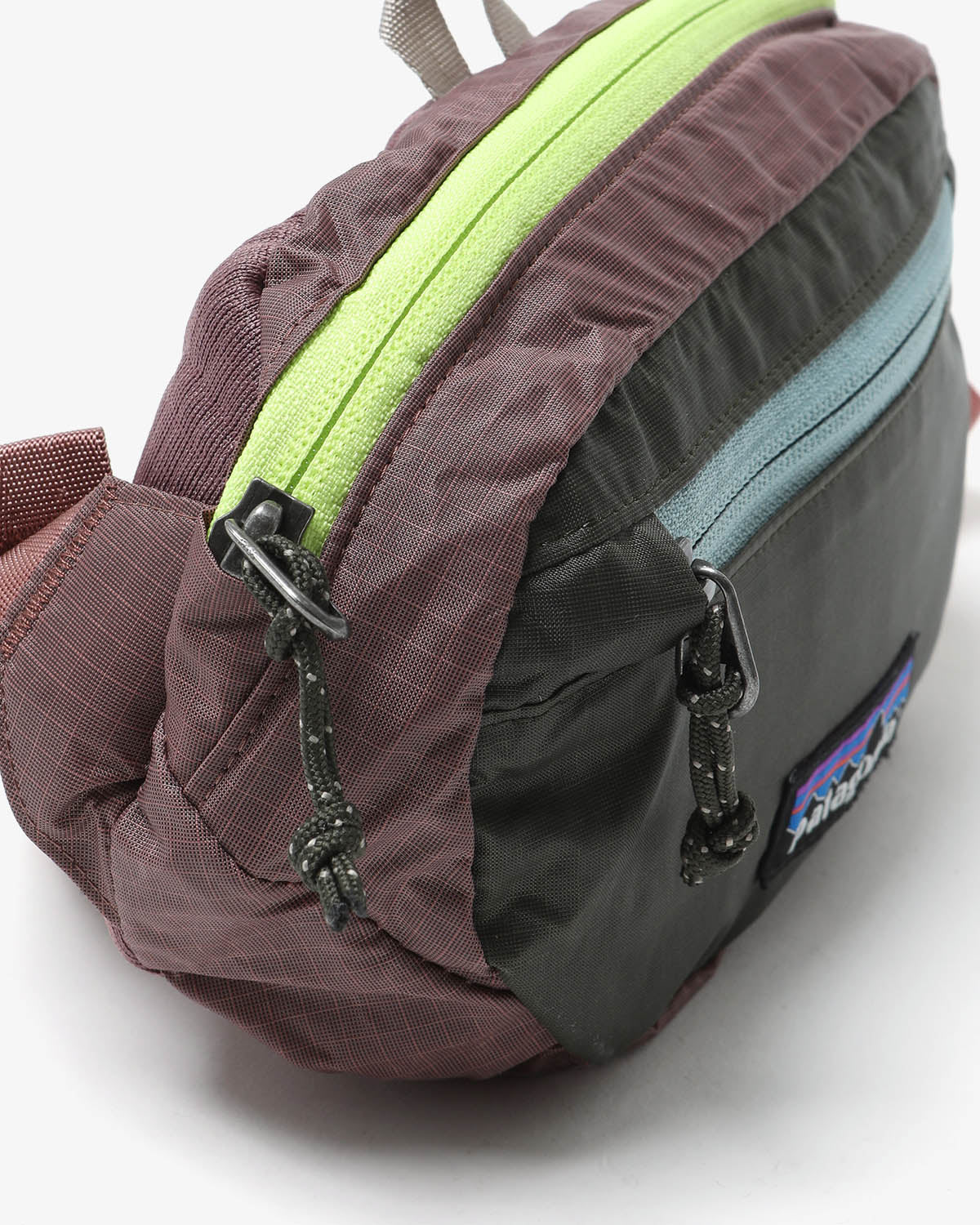 ULTRALIGHT BLACK HOLE MINI HIP PACK