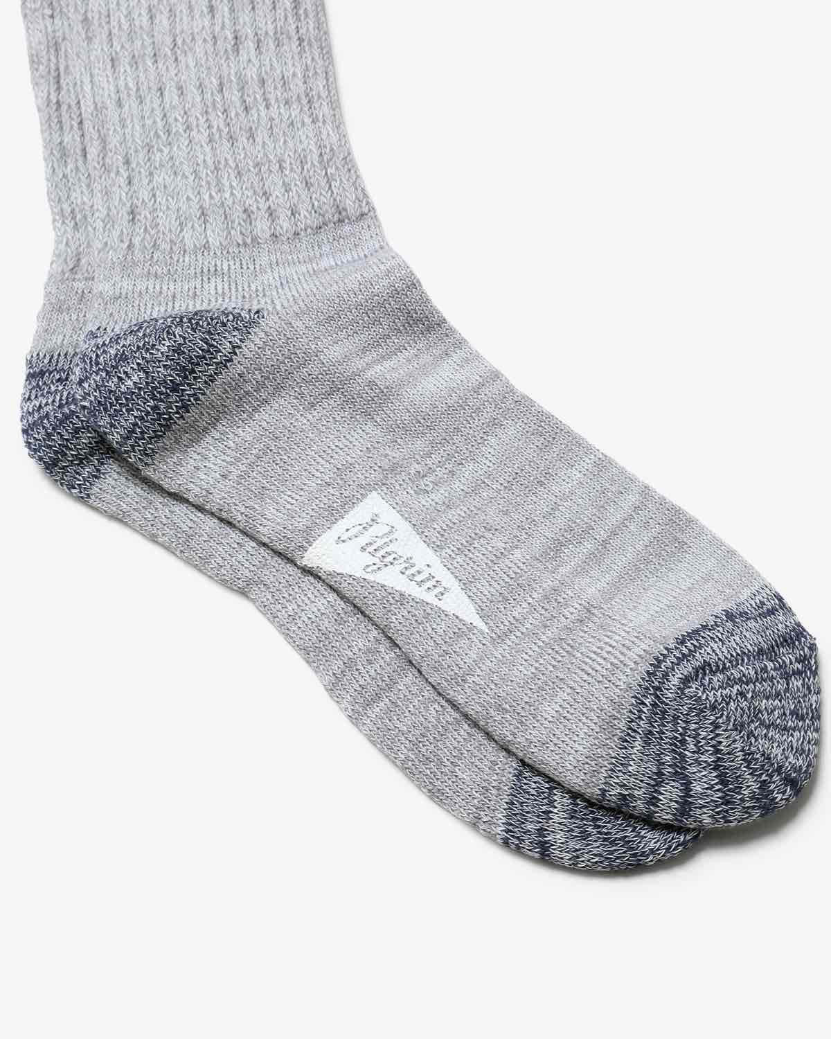 RIBBED CREW SOCKS