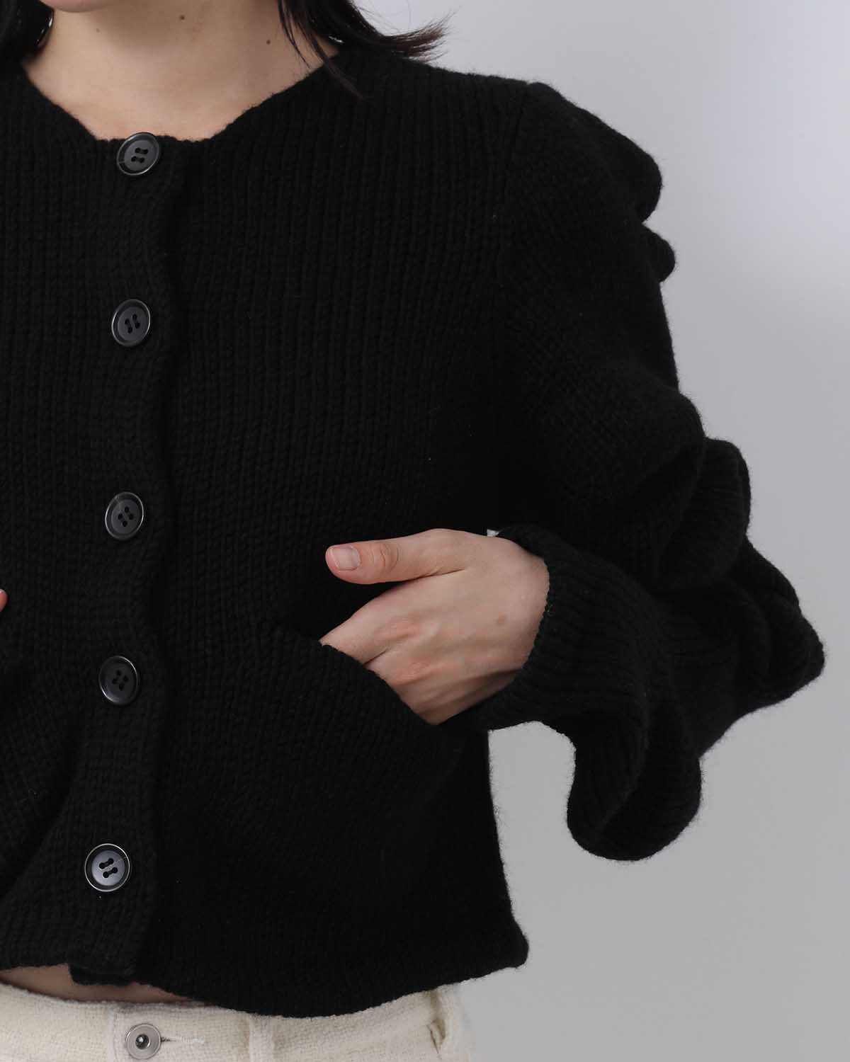 CARDIGAN WITH UNSTABLE SLEEVES
