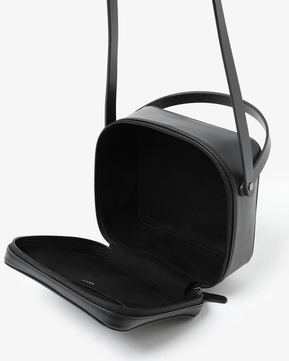 LEATHER SHOULDER BAG MADE BY AETA