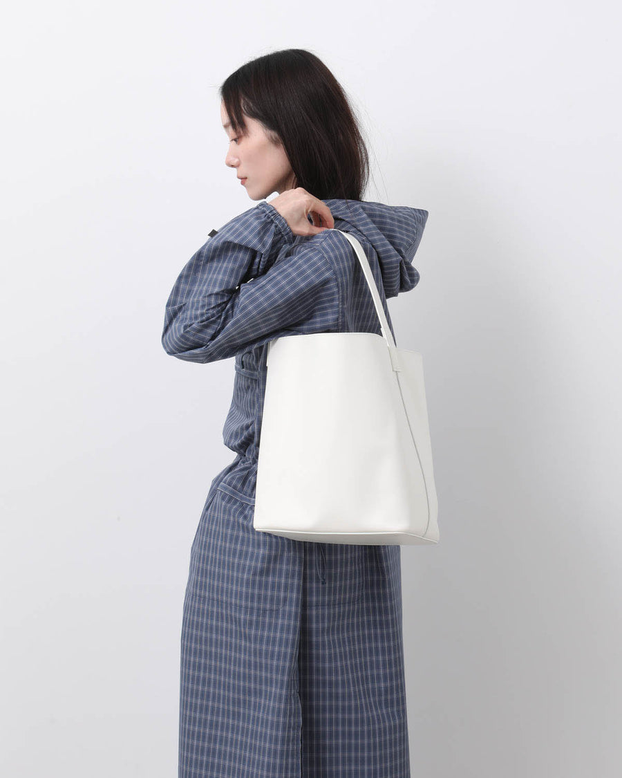 LEATHER TOTE BAG MADE BY AETA – COVERCHORD