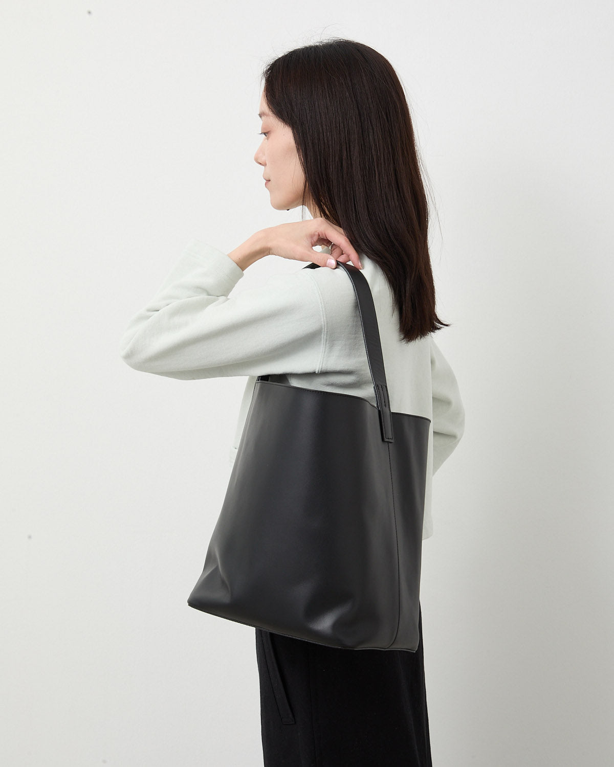 LEATHER TOTE BAG MADE BY AETA