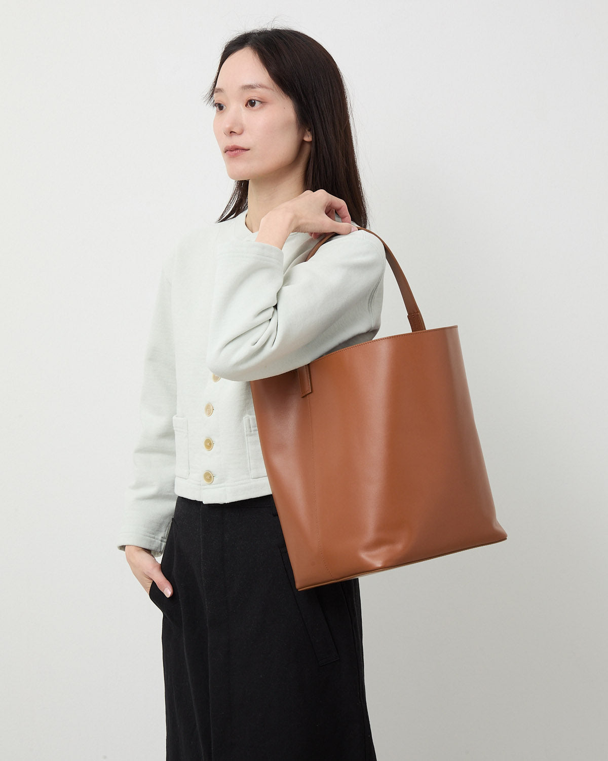 LEATHER TOTE BAG MADE BY AETA