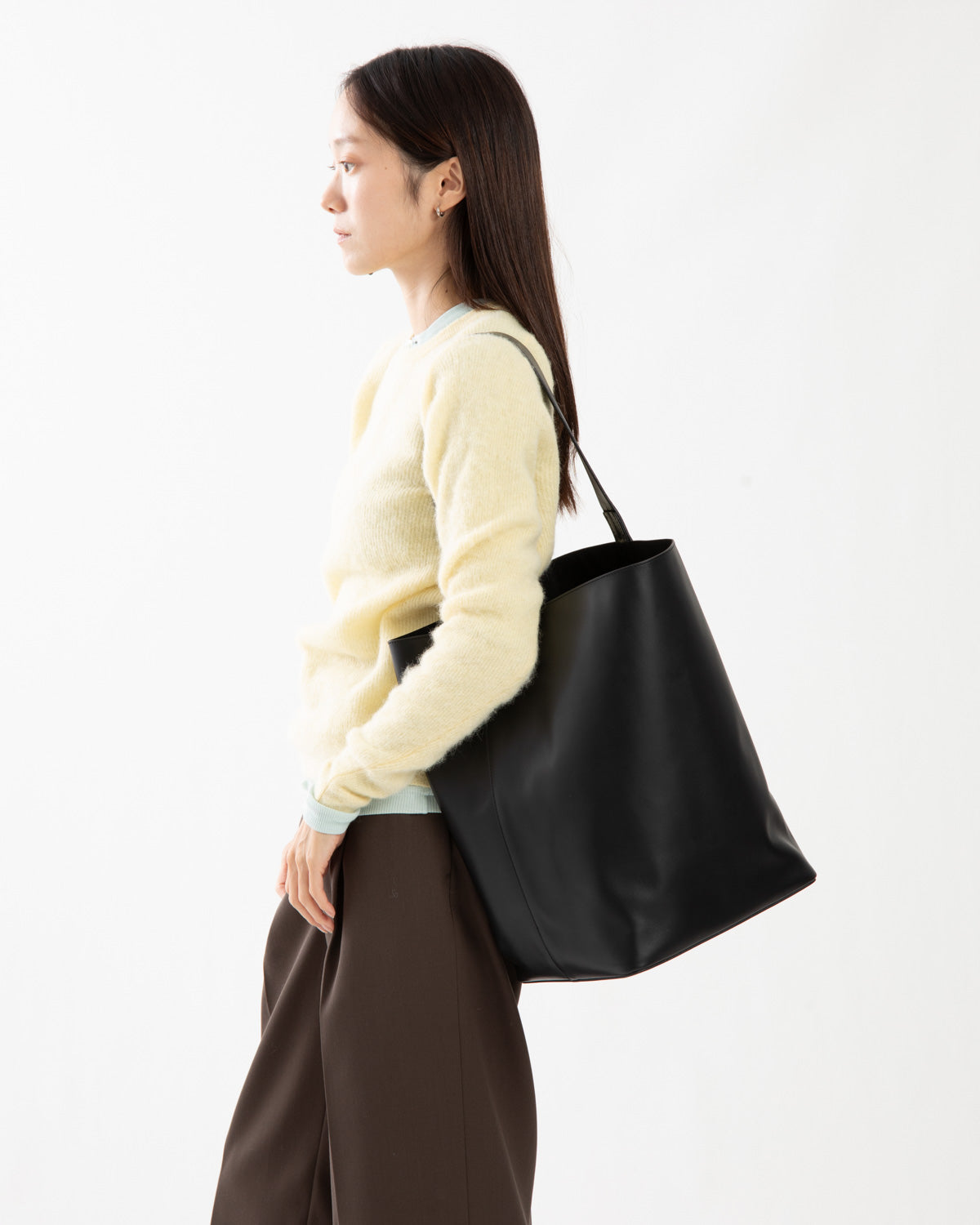 LEATHER SHOULDER BAG - M MADE BY AETA