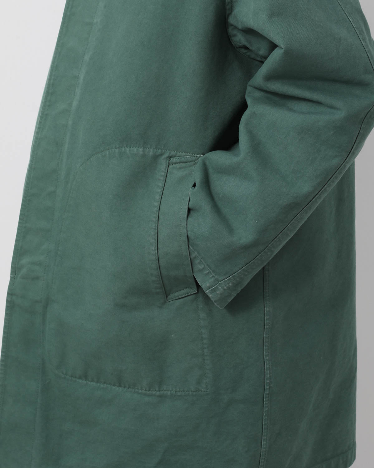 GARMENT-DYED ORGANIC COTTON HEAVY TWILL SHORT COAT