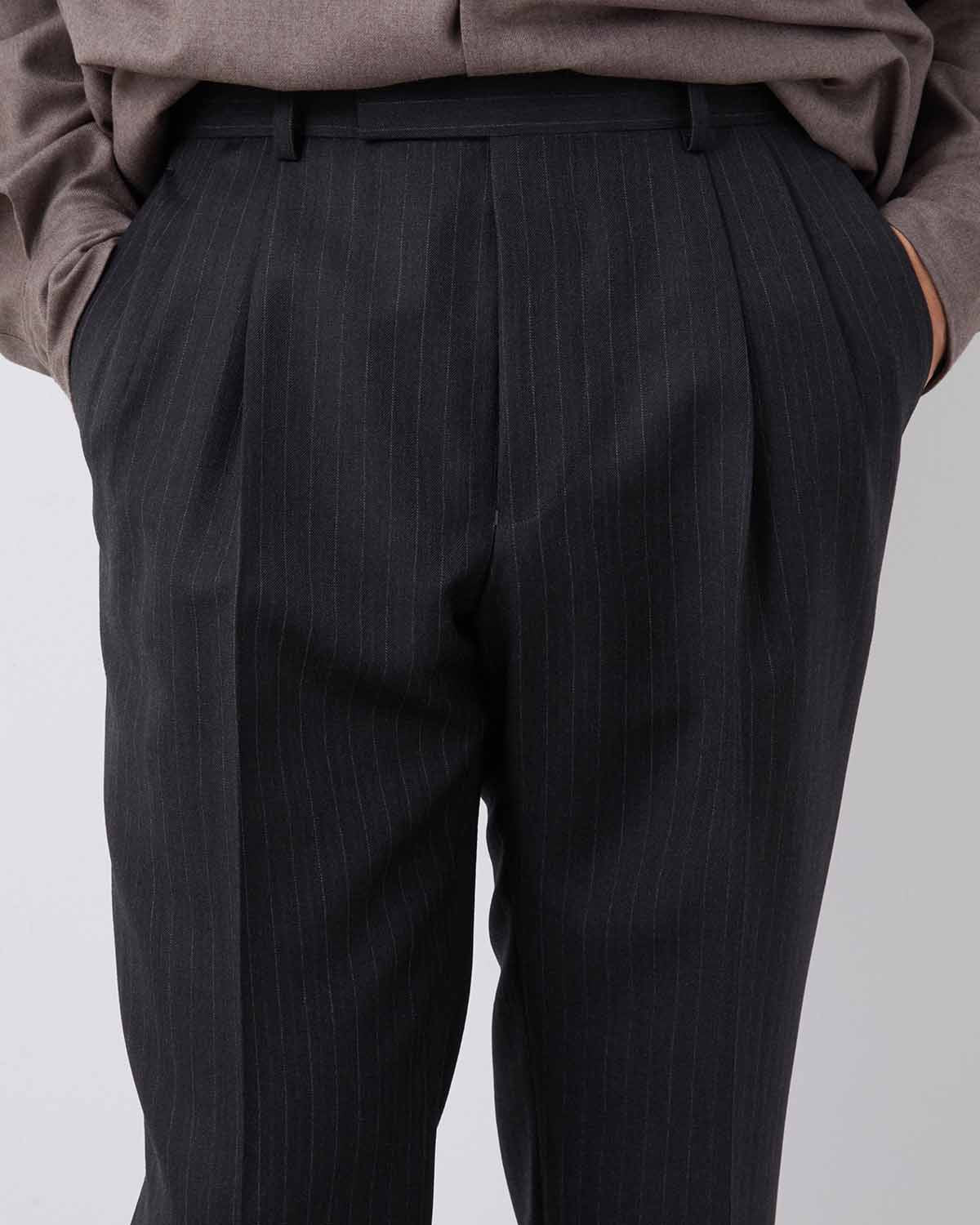 BLUEFACED WOOL TWO-TUCK SLACKS