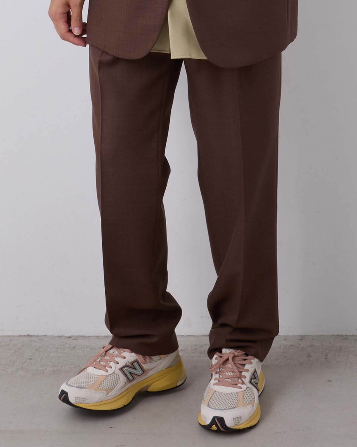 BLUEFACED WOOL TWO-TUCK SLACKS