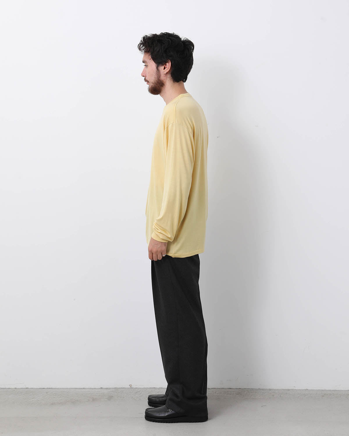 SUPER LIGHT WOOL TWO-TUCK SLACKS