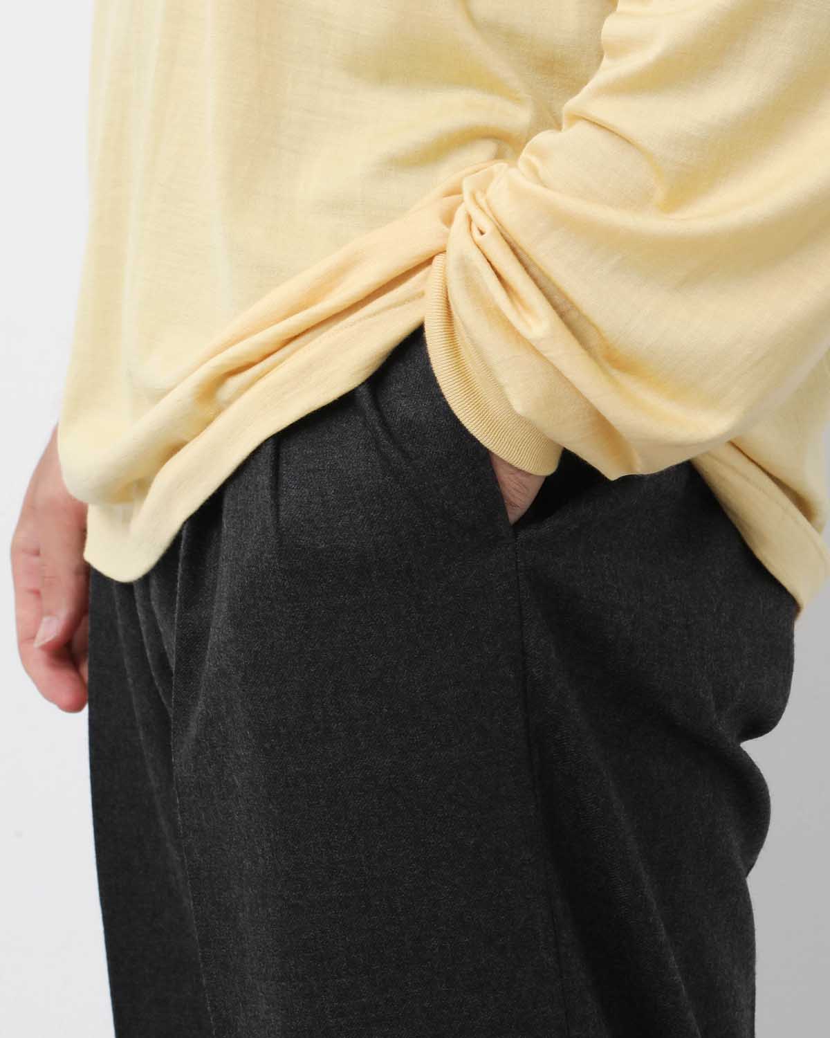 SUPER LIGHT WOOL TWO-TUCK SLACKS