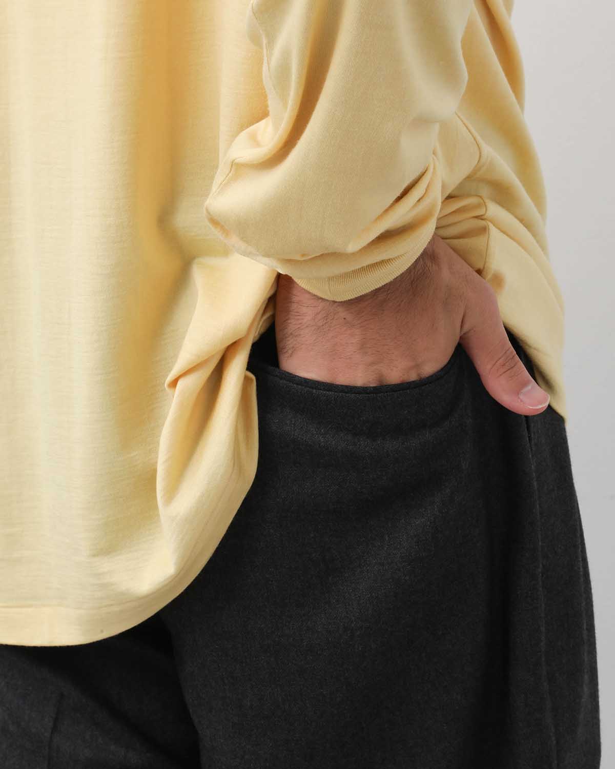 SUPER LIGHT WOOL TWO-TUCK SLACKS