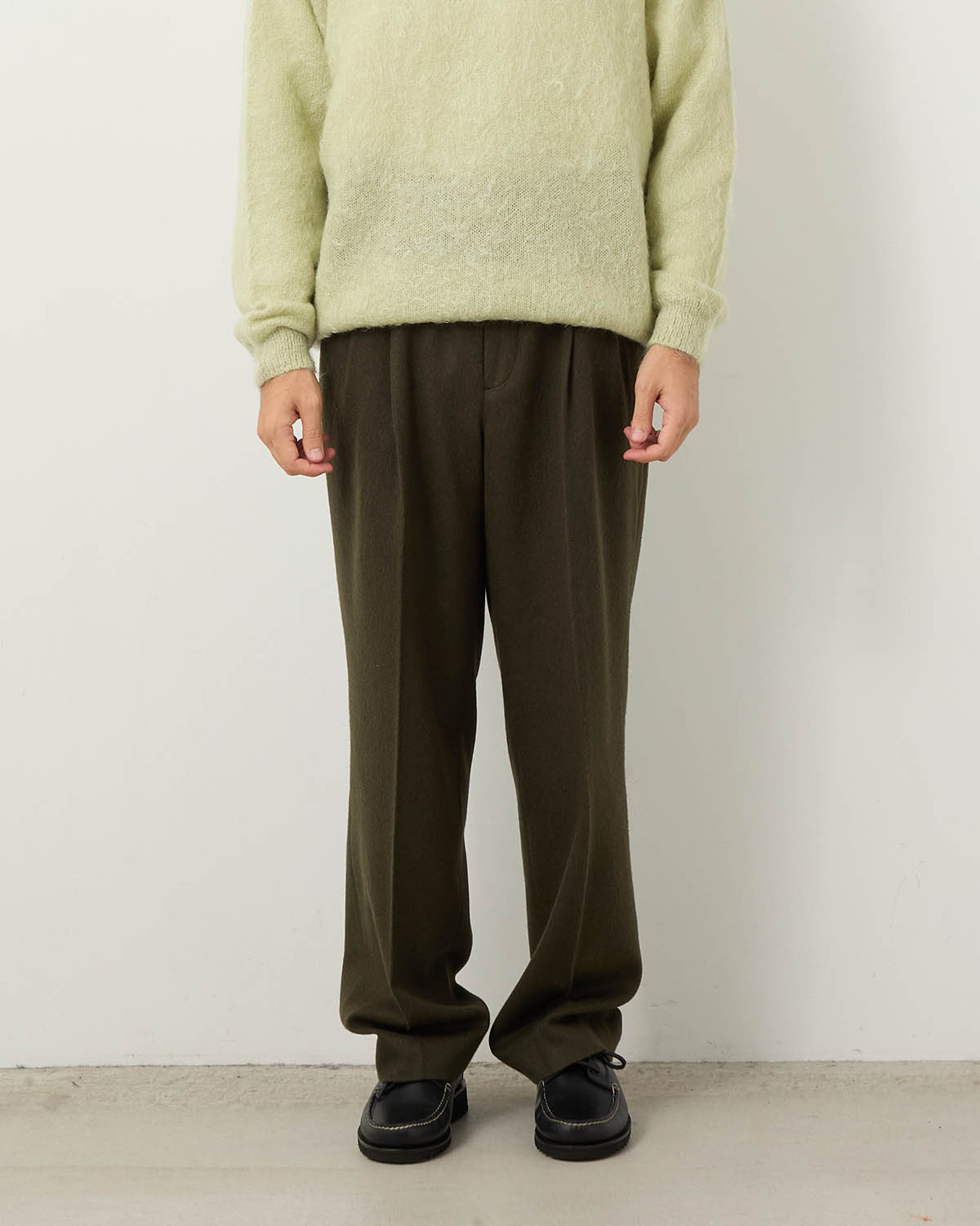 BABY CAMEL FLANNEL TWO-TUCK SLACKS