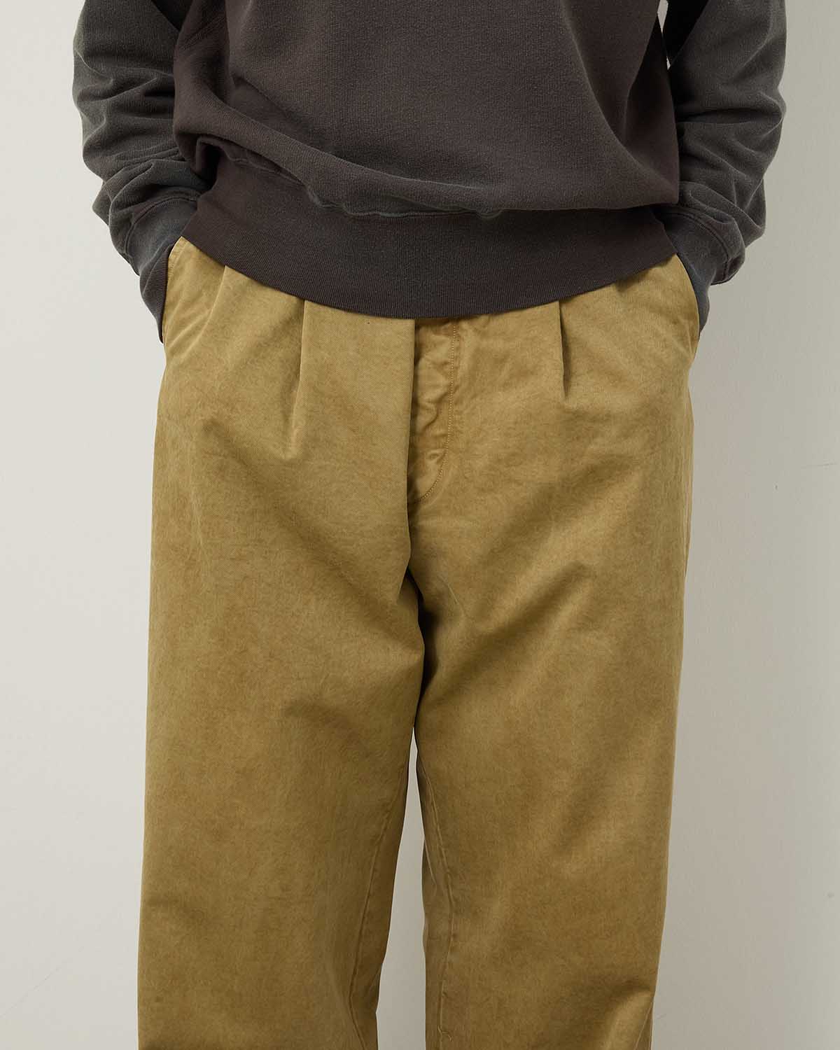 PRODUCT DYED FINX CHINO ONE-TUCK PANTS