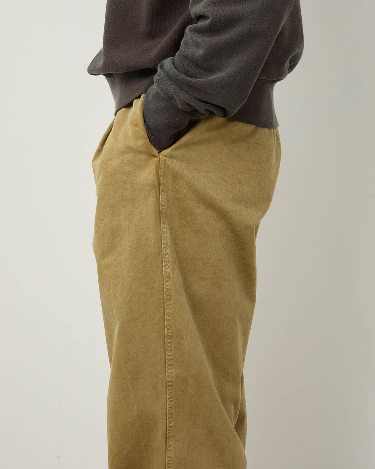 PRODUCT DYED FINX CHINO ONE-TUCK PANTS