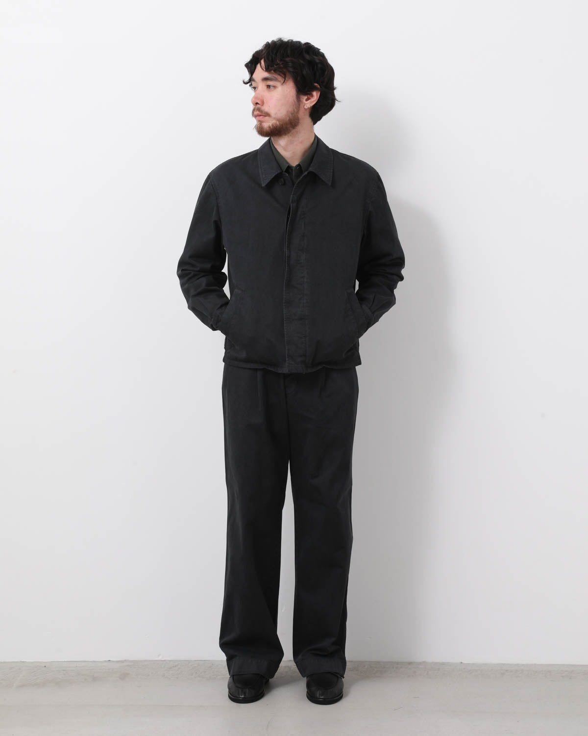 GARMENT-DYED FINX LIGHT CHINO ONE-TUCK WIDE PANTS