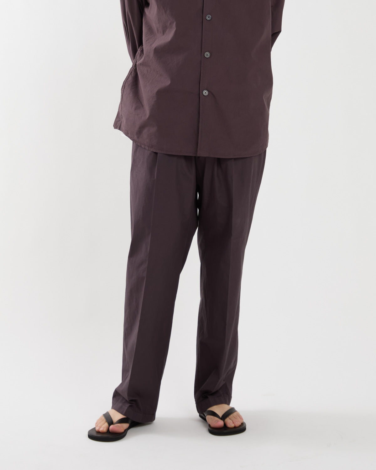 GARMENT-DYED FINX SHUTTLE WEATHER ONE-TUCK SLACKS