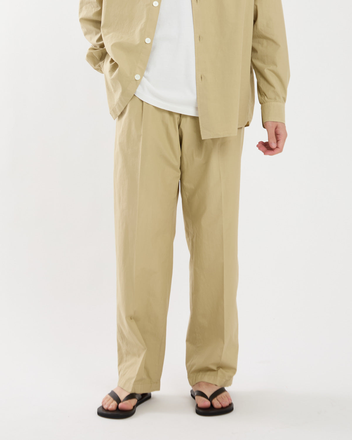 GARMENT-DYED FINX SHUTTLE WEATHER ONE-TUCK SLACKS