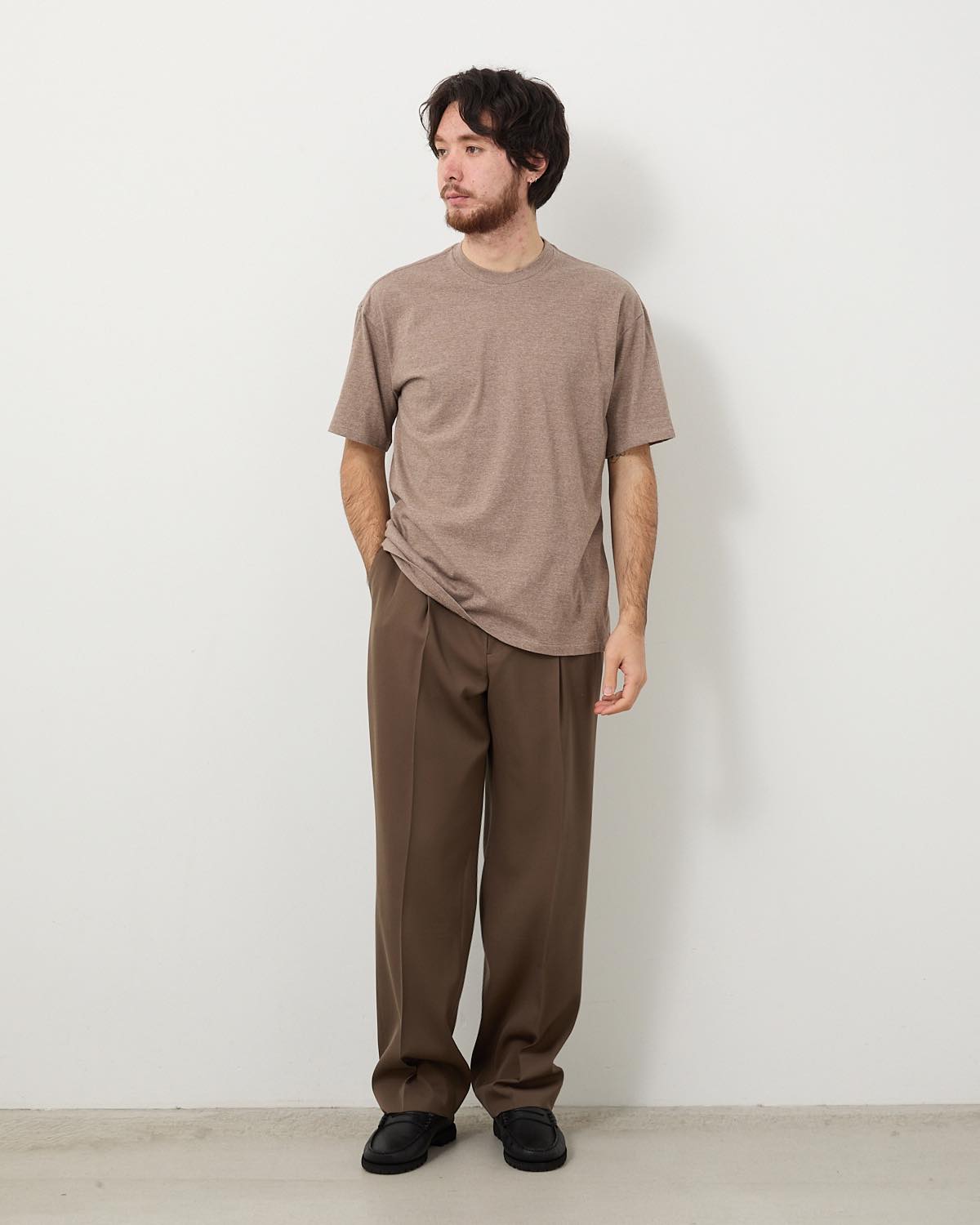 LIGHT WOOL MAX GABARDINE TWO-TUCK SLACKS