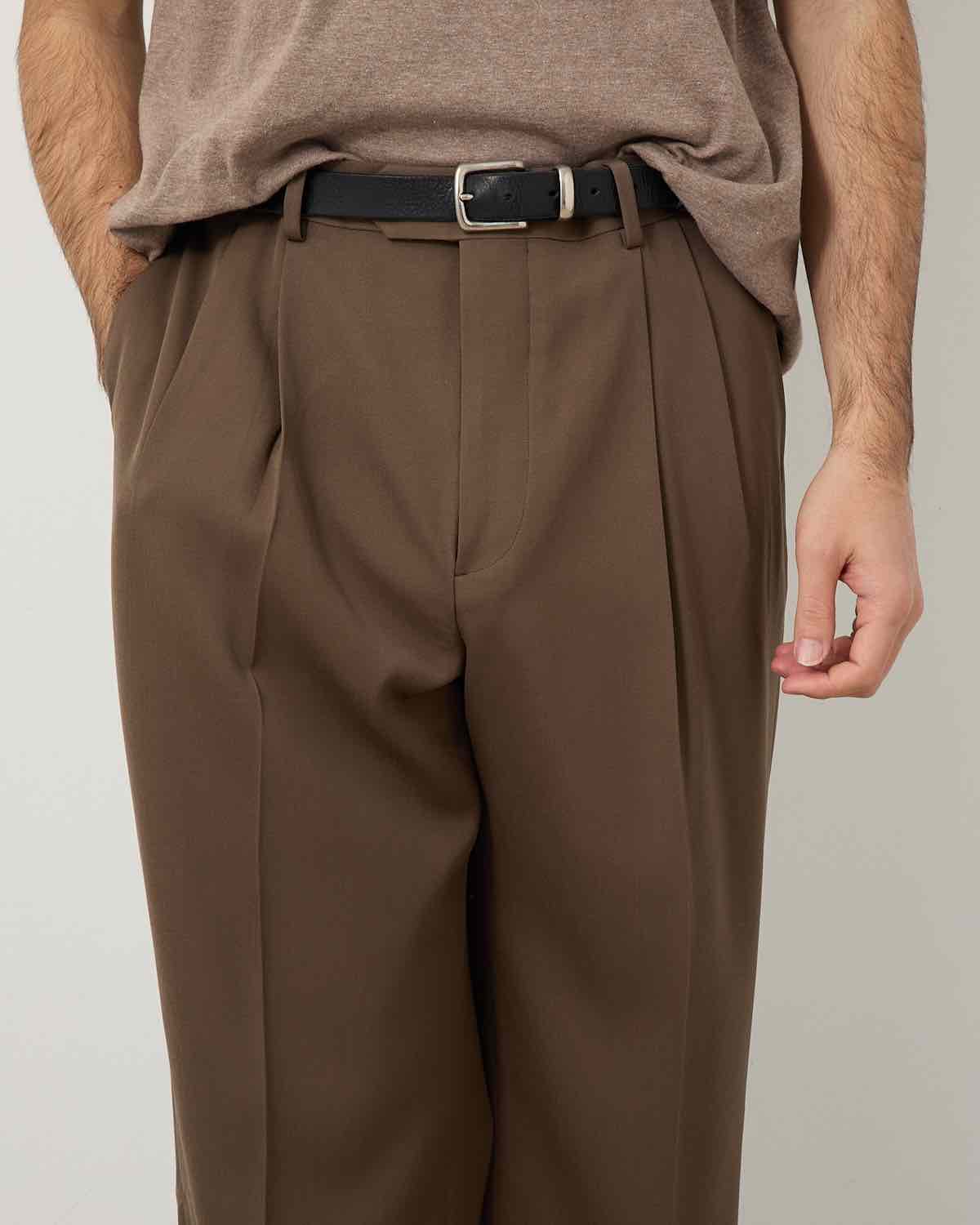 LIGHT WOOL MAX GABARDINE TWO-TUCK SLACKS