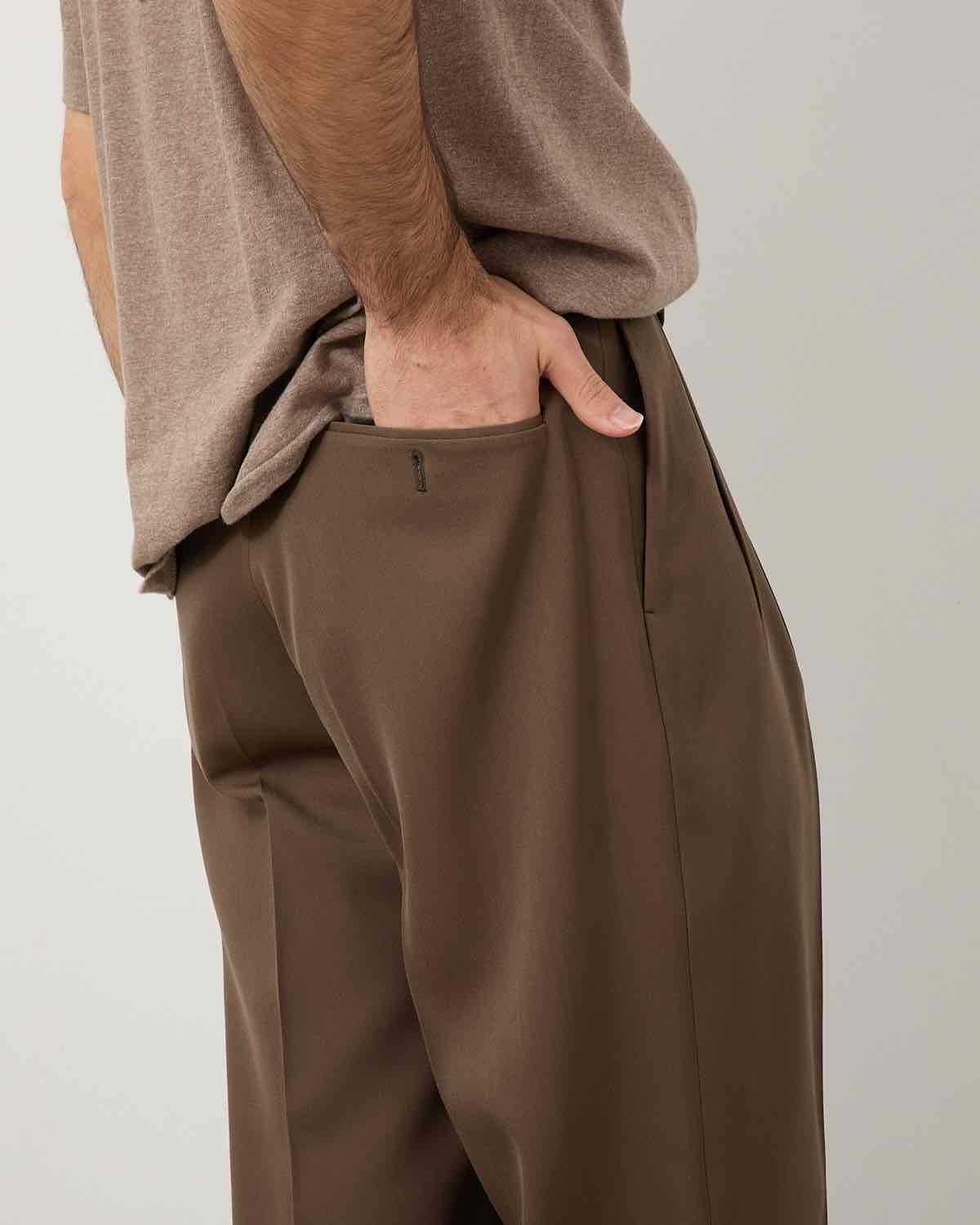 LIGHT WOOL MAX GABARDINE TWO-TUCK SLACKS