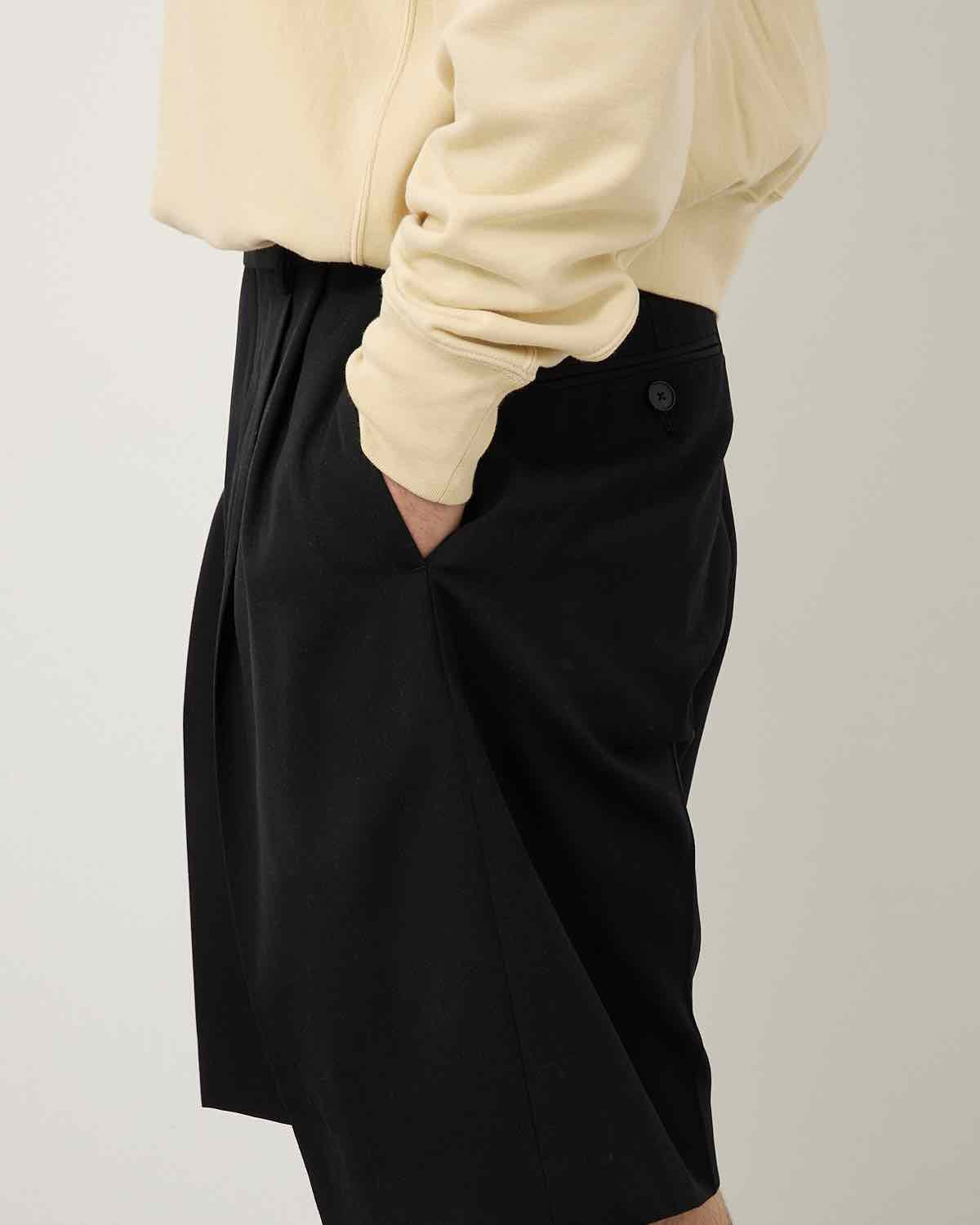 LIGHT WOOL MAX GABARDINE SHORTS