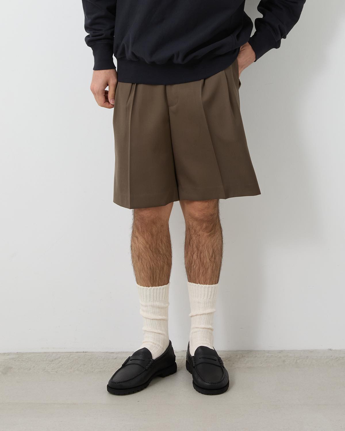 LIGHT WOOL MAX GABARDINE SHORTS