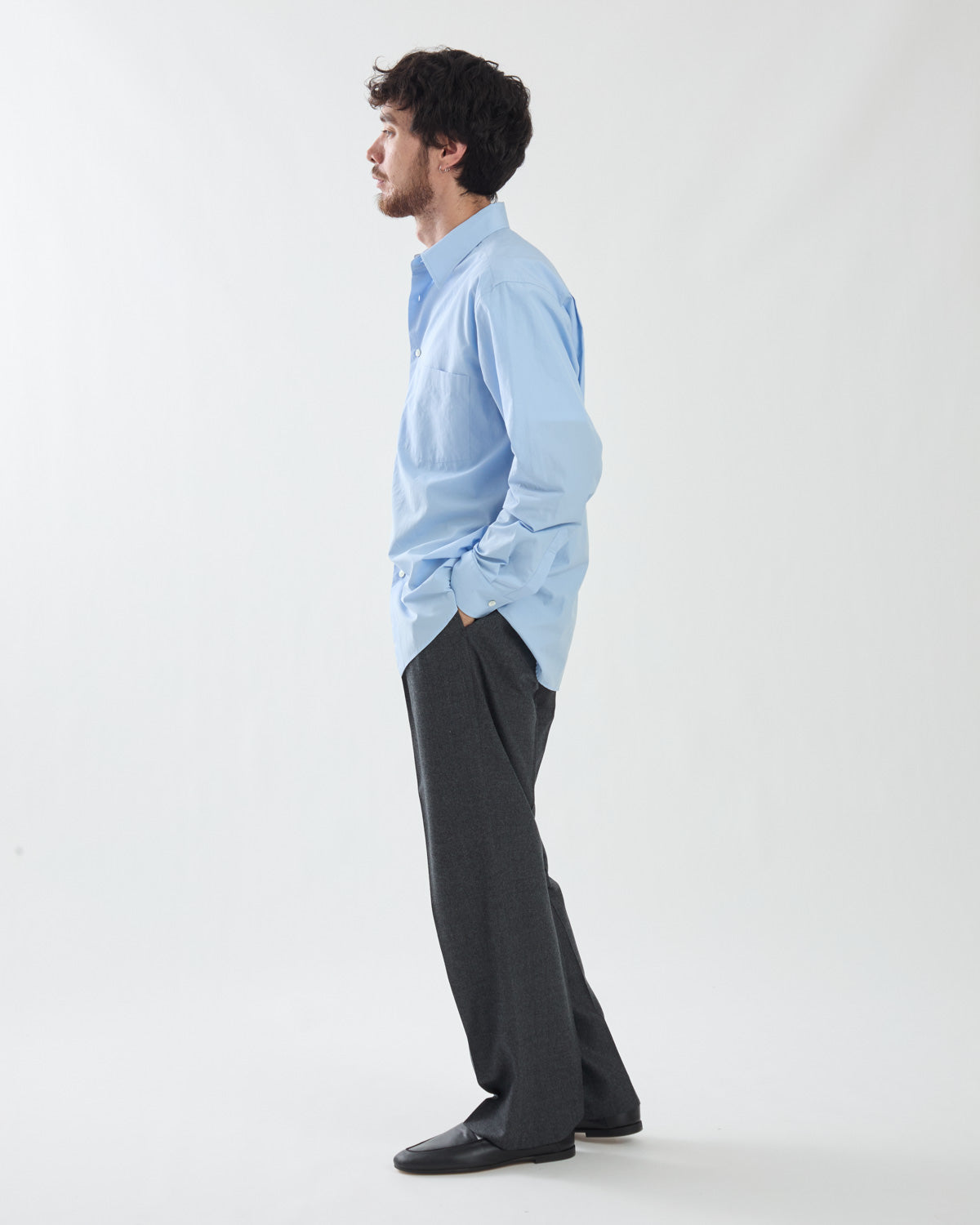 SUPER LIGHT WOOL TWO-TUCK SLACKS